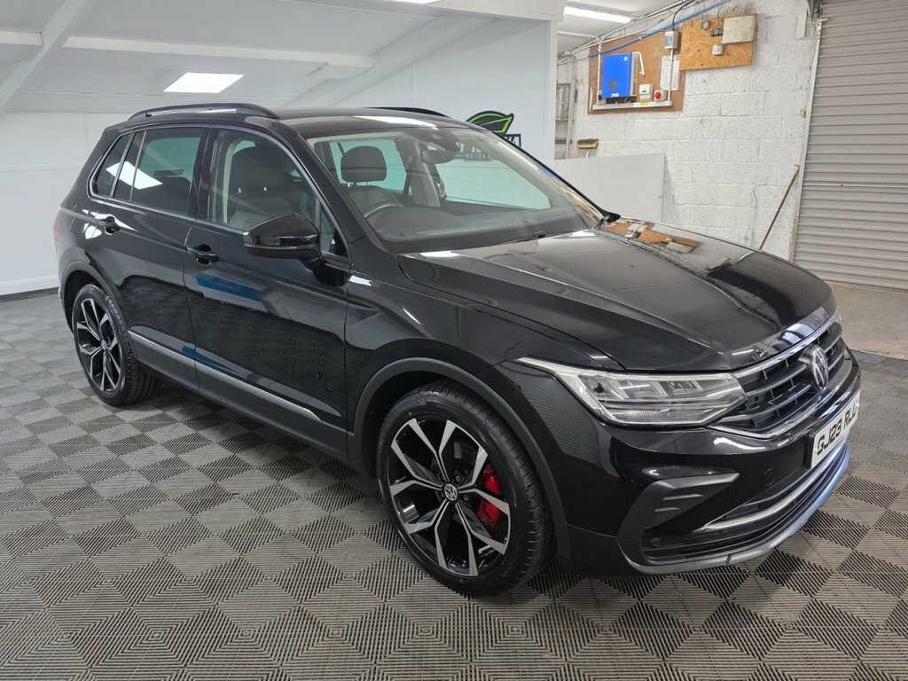 Volkswagen Tiguan 1.5 Tsi Life Suv Dsg Euro 6 S S 150 GJ23RLU Black #3