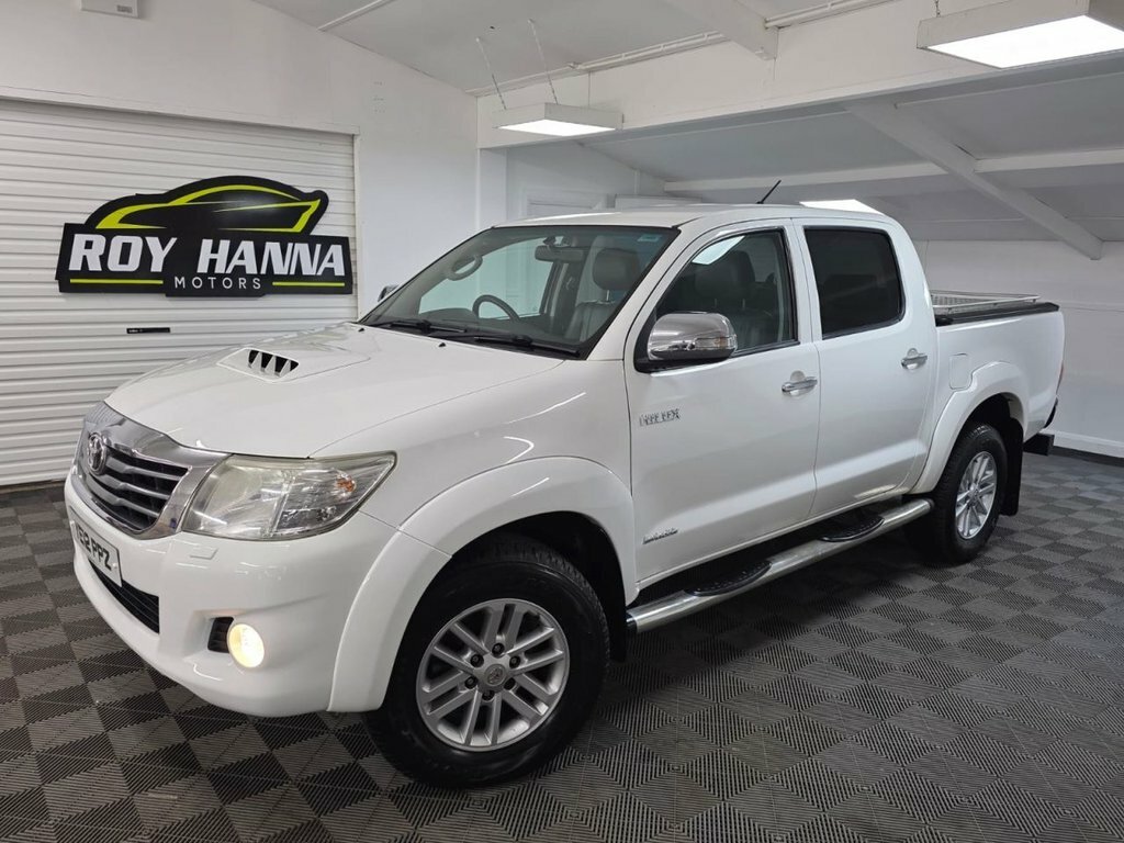 Toyota HILUX 3.0 D-4d Invincible Pickup Double Cab M White