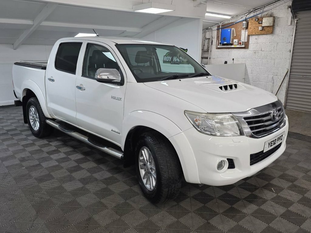 Toyota HILUX 3.0 D-4d Invincible Pickup Double Cab M White #2