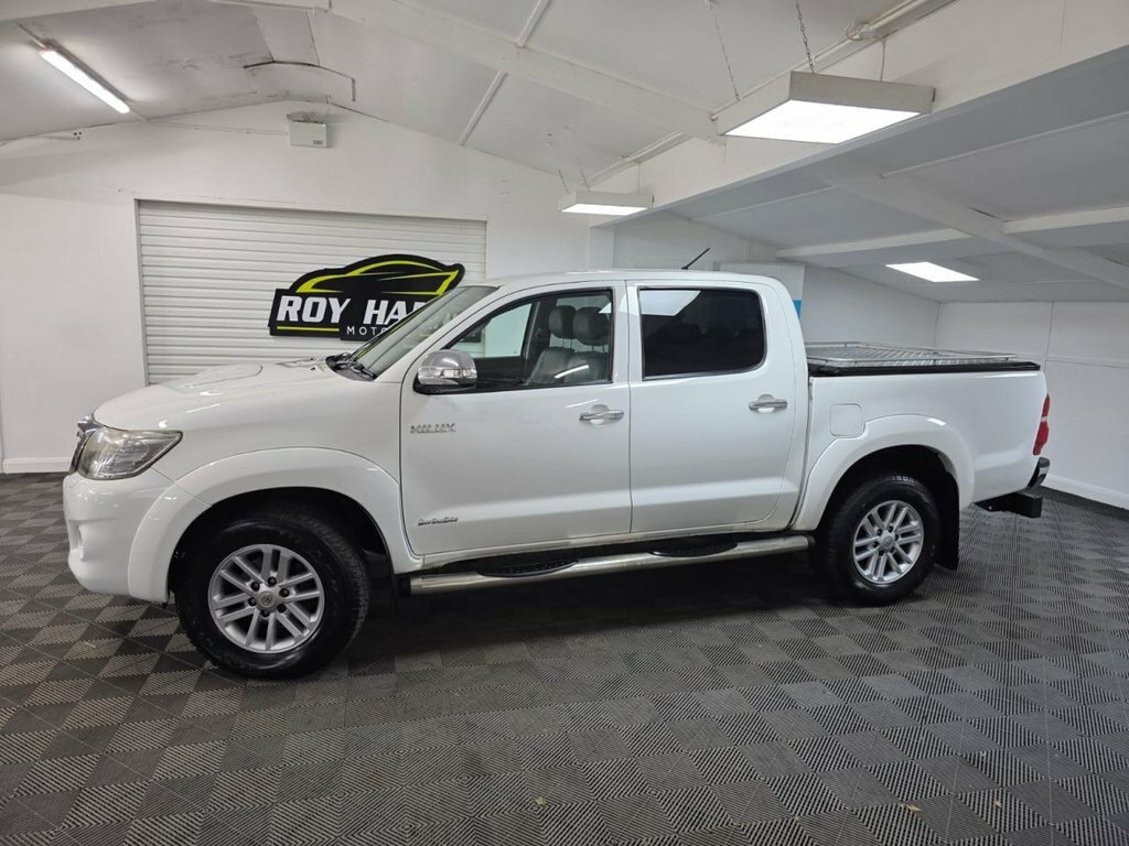 Toyota HILUX 3.0 D-4d Invincible Pickup Double Cab M White #5