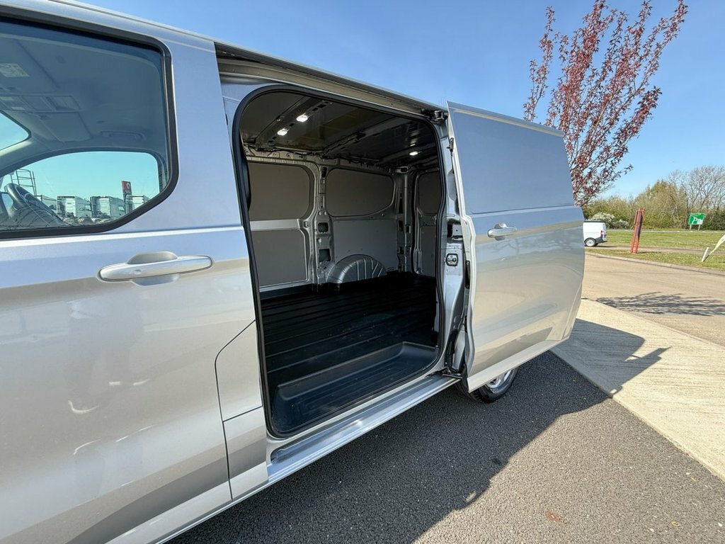 Ford Transit Custom 2L Limited WM24NXO Silver #4