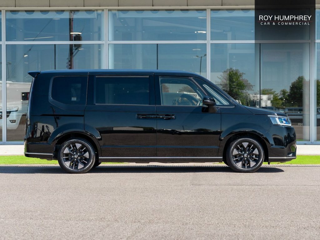 Honda StepWagon Mpv PO75EMF Black #3