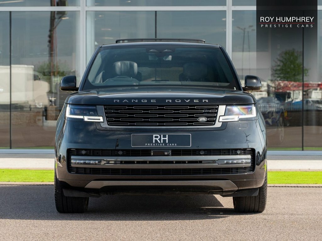 Land Rover Range Rover 3.0 D350 Mhev Suv 4W AV73UAR Black #4