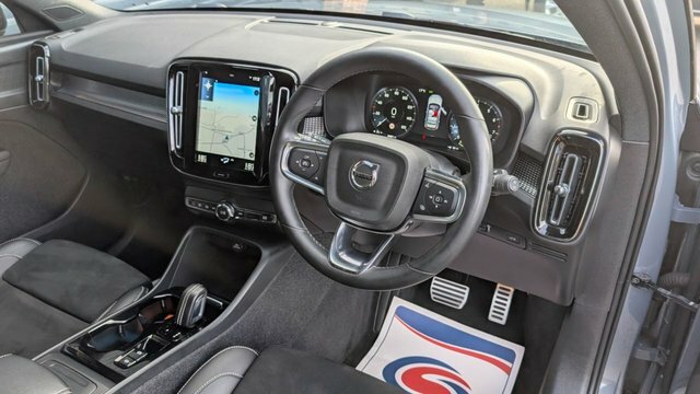 Volvo XC40 1.5 T3 R-design Suv Euro 6 S S YN22PHX Grey #2