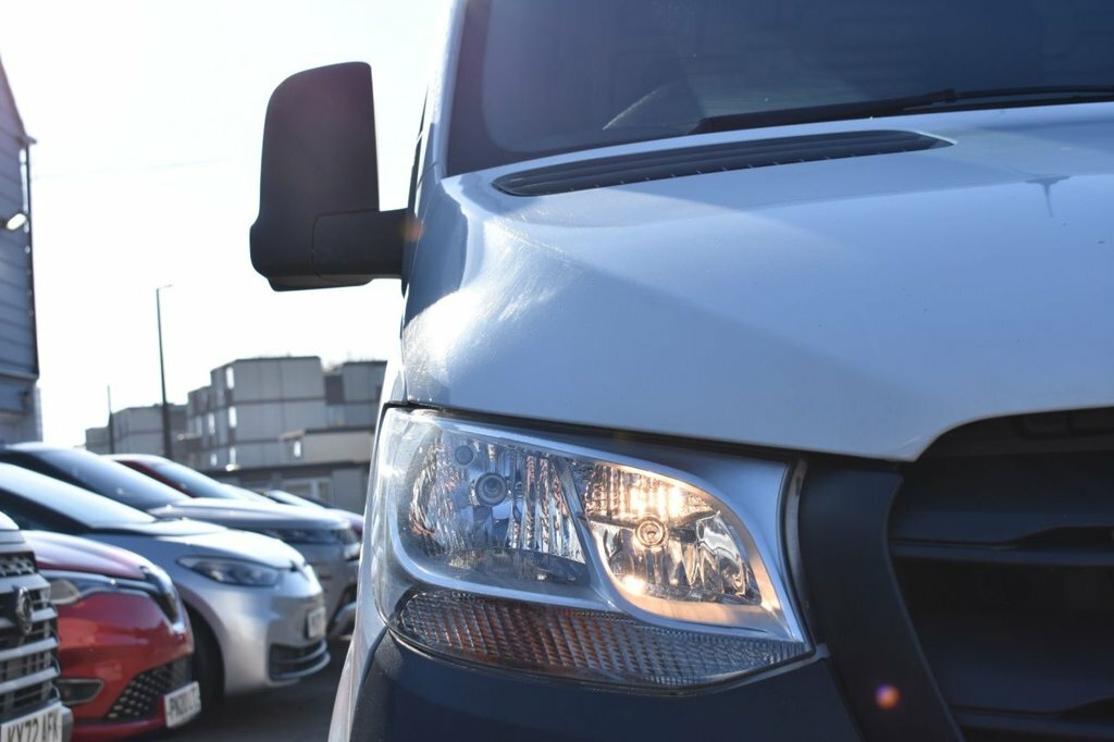 Mercedes-Benz Sprinter 2L Progressive BU71FDV White #2