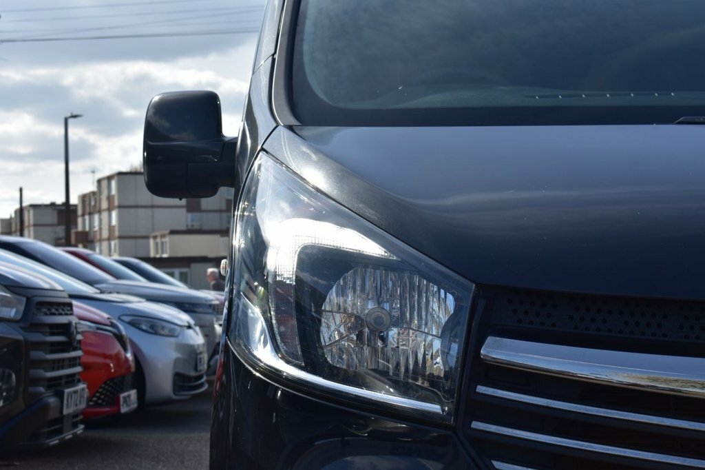 Vauxhall Vivaro 1.6L Sportive EF67KDN Black #2