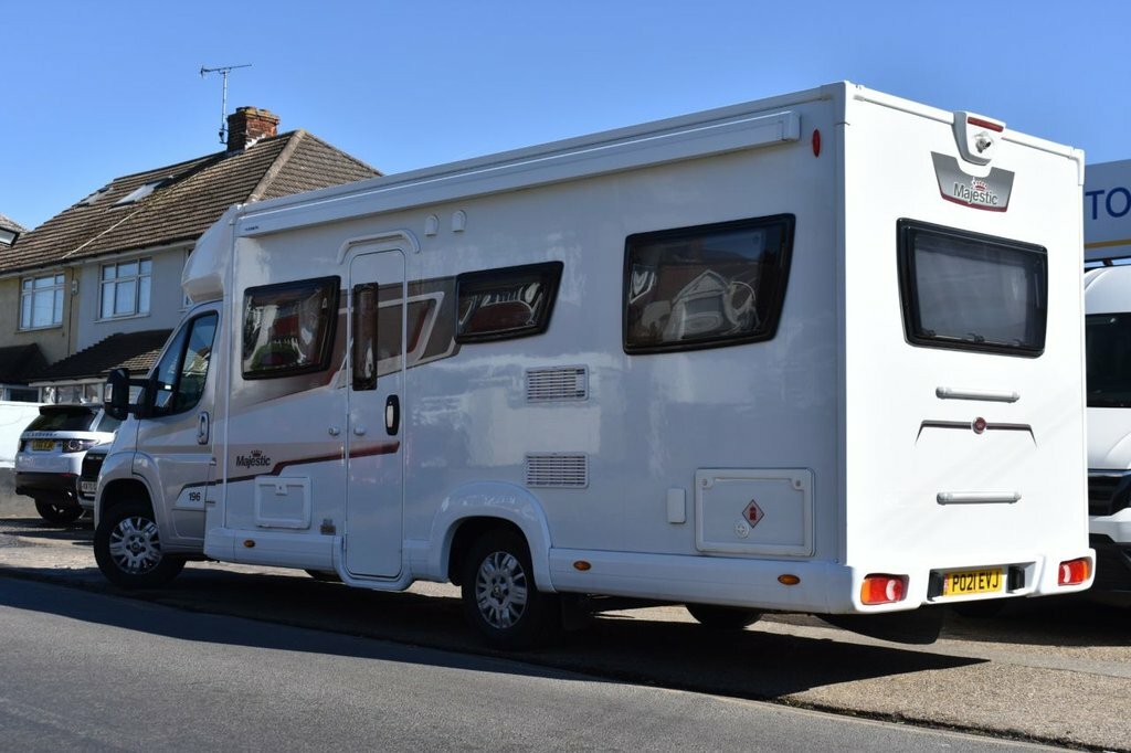 Peugeot Boxer Estate PO21EVJ White #3