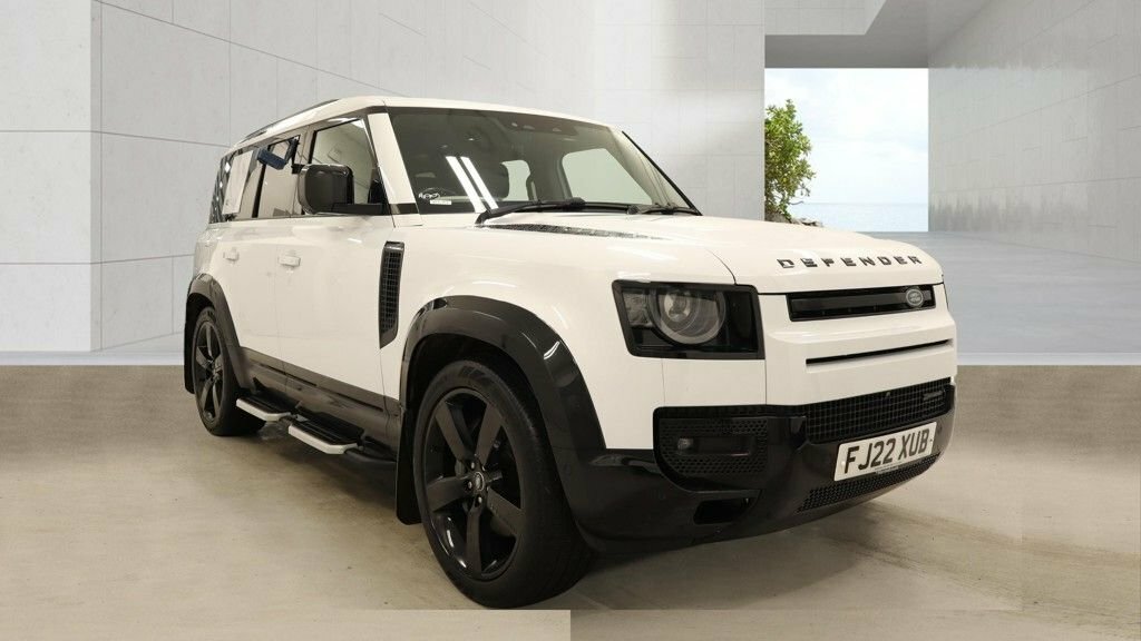 Land Rover Defender 3L X-dynamic Hse White