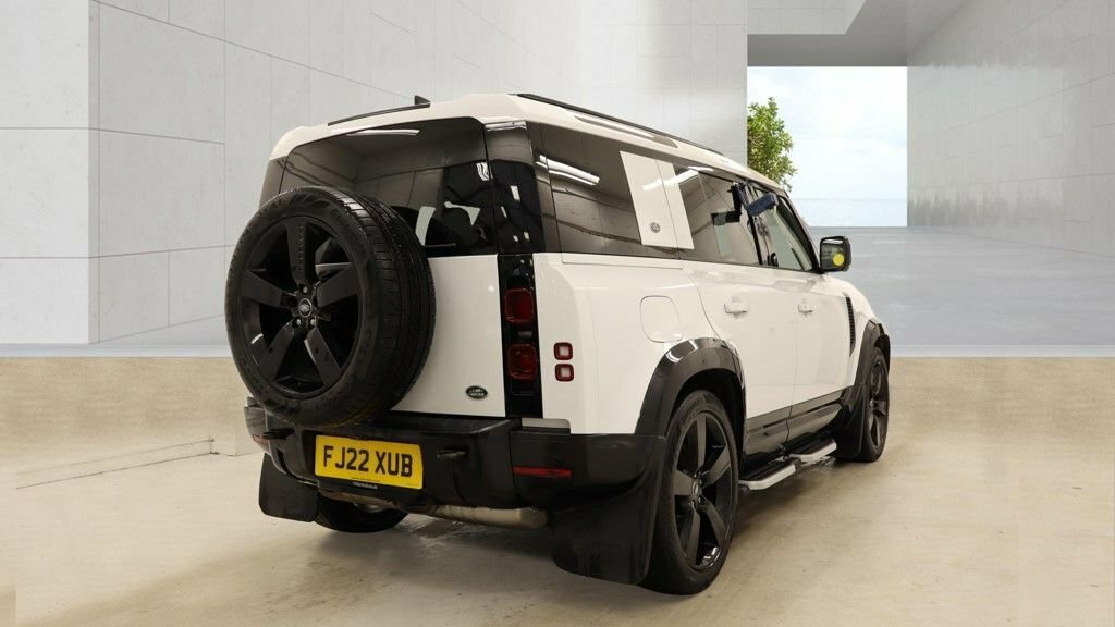 Land Rover Defender 3L X-dynamic Hse FJ22XUB White #4
