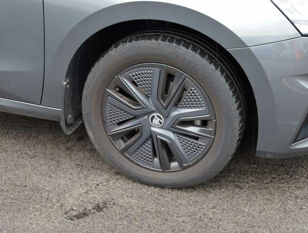 Skoda Fabia 1.5 Tsi 150 Design Edition Dsg MM25FVT Grey #5
