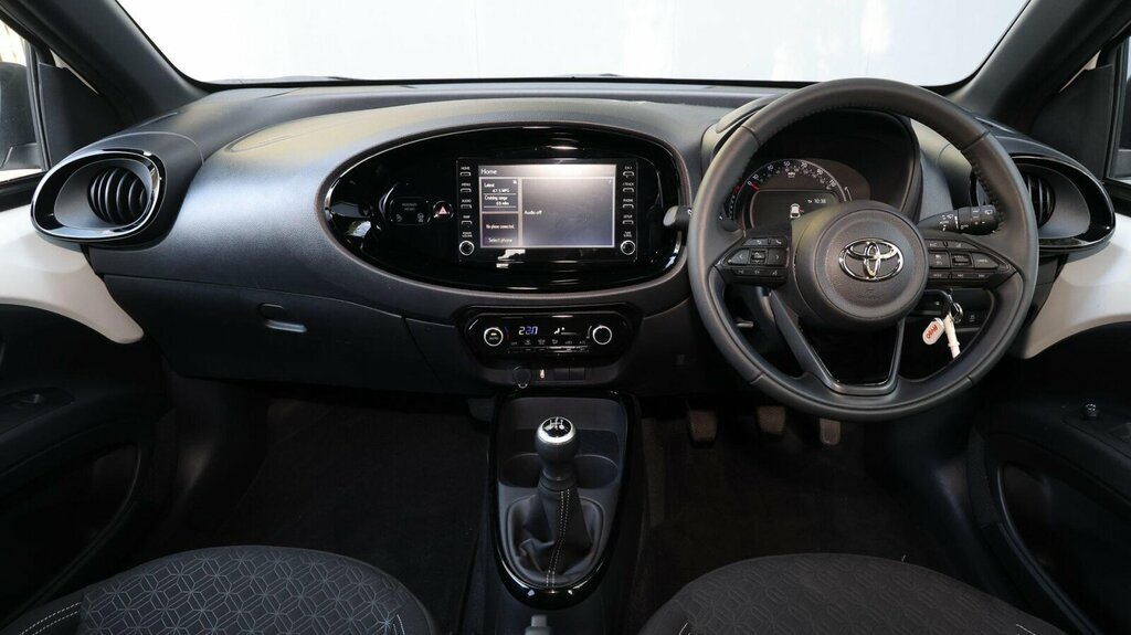 Toyota Aygo X 1.0 Vvt-i Edge Euro 6 Ss YD73XDN White #6