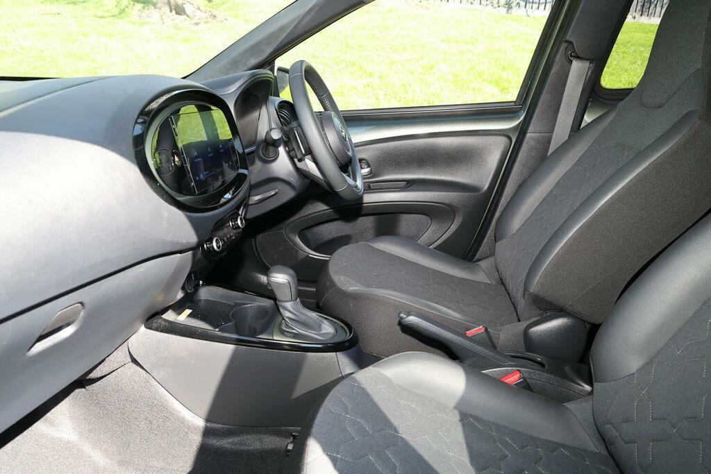 Toyota Aygo X 1.0 Vvt-i Exclusive X-shift Euro 6 Ss MK22FPE Green #5
