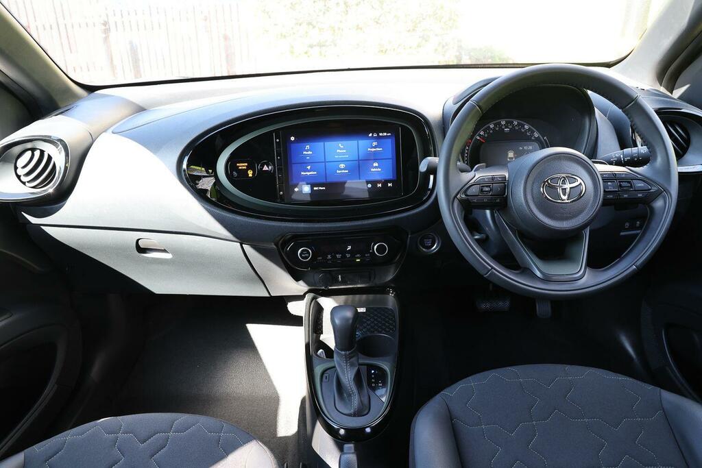 Toyota Aygo X 1.0 Vvt-i Exclusive X-shift Euro 6 Ss MK22FPE Green #6