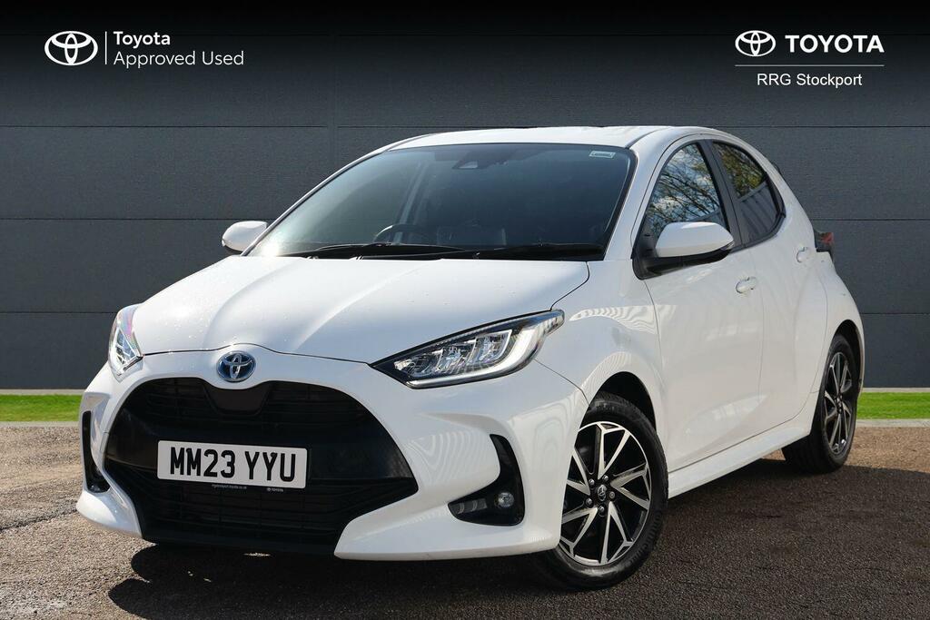 Toyota Yaris 1.5 Vvt-h Design E-cvt Euro 6 Ss MM23YYU White #3