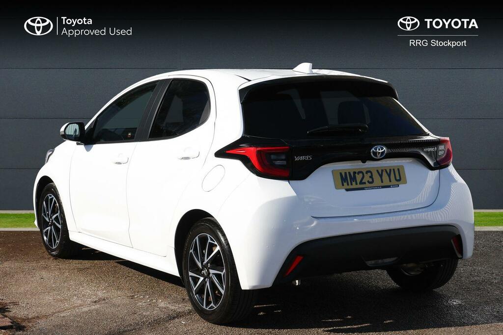 Toyota Yaris 1.5 Vvt-h Design E-cvt Euro 6 Ss MM23YYU White #4