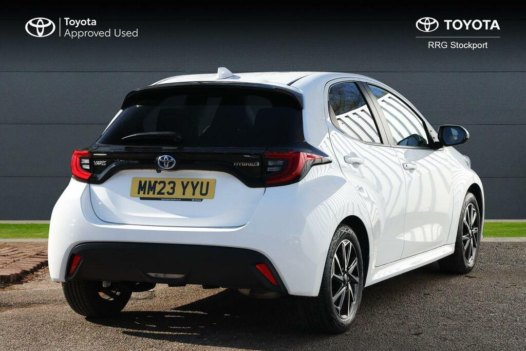 Toyota Yaris 1.5 Vvt-h Design E-cvt Euro 6 Ss MM23YYU White #2
