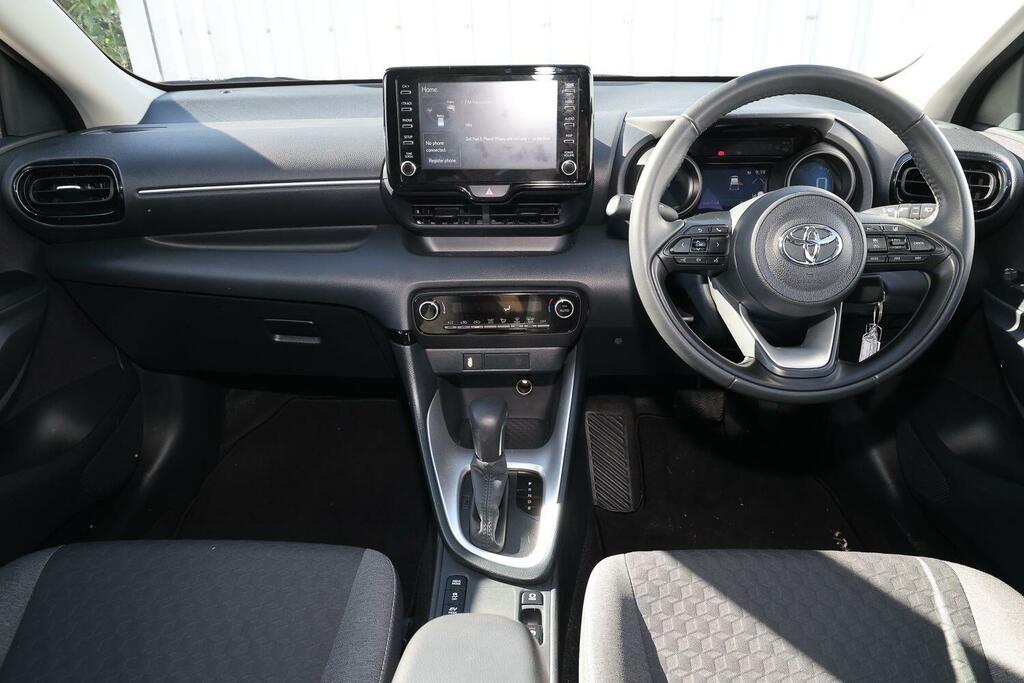 Toyota Yaris 1.5 Vvt-h Design E-cvt Euro 6 Ss MM23YYU White #6