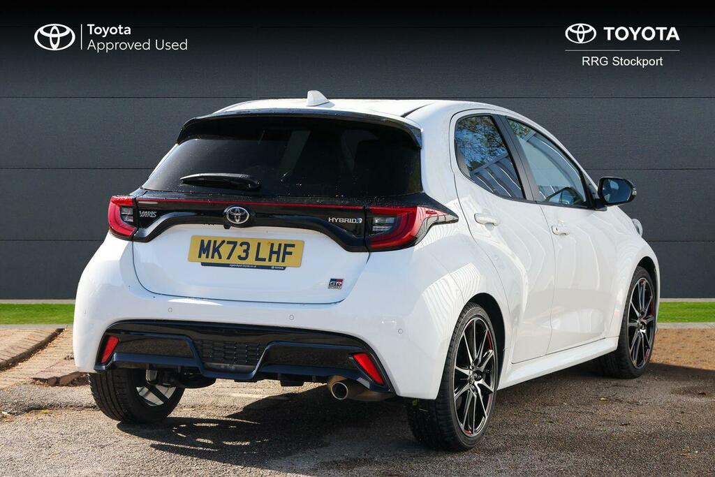 Toyota Yaris 1.5 Vvt-h Gr Sport E-cvt Euro 6 Ss MK73LHF White #2