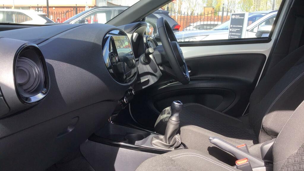 Toyota Aygo X 1.0 Vvt-i Edge Euro 6 Ss MJ24OKA White #5