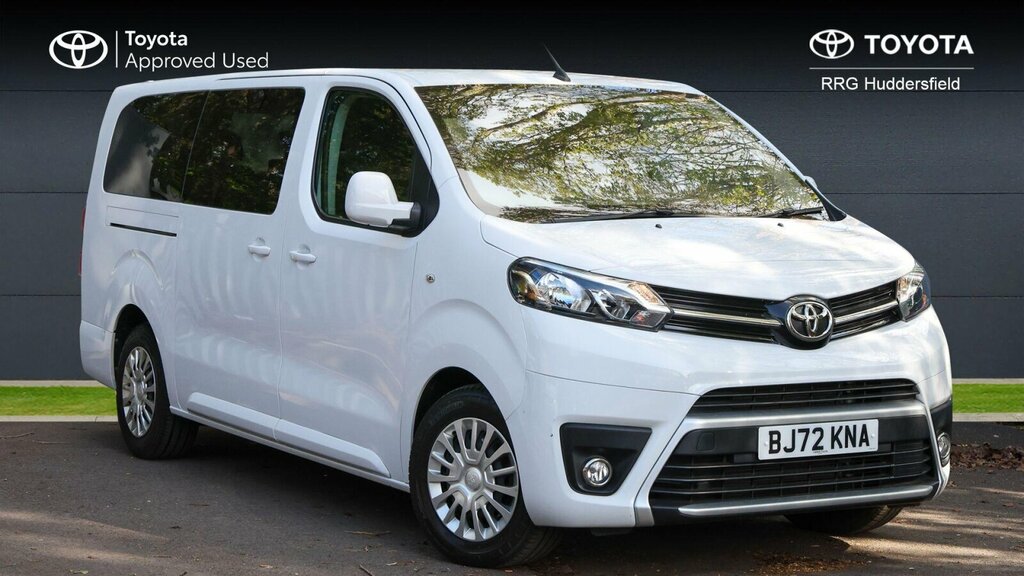 Toyota Proace Verso 2.0D Shuttle Long Mpv Lwb Euro 6 Ss 9 Seat White