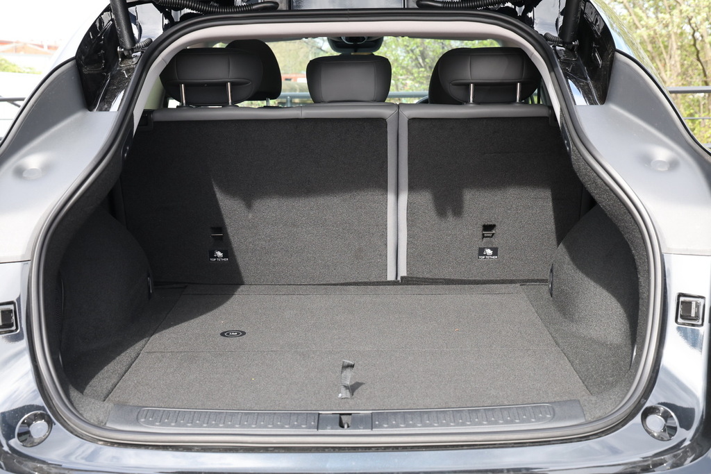 MG IM6 553Kw Performance 100Kwh Awd MJ26VBP Black #6
