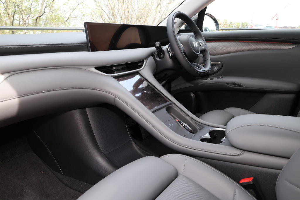 MG IM6 553Kw Performance 100Kwh Awd MJ26VBP Black #2