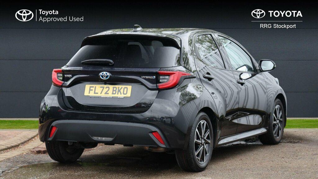 Toyota Yaris 1.5 Vvt-h Design E-cvt Euro 6 Ss FL72BKO Black #2
