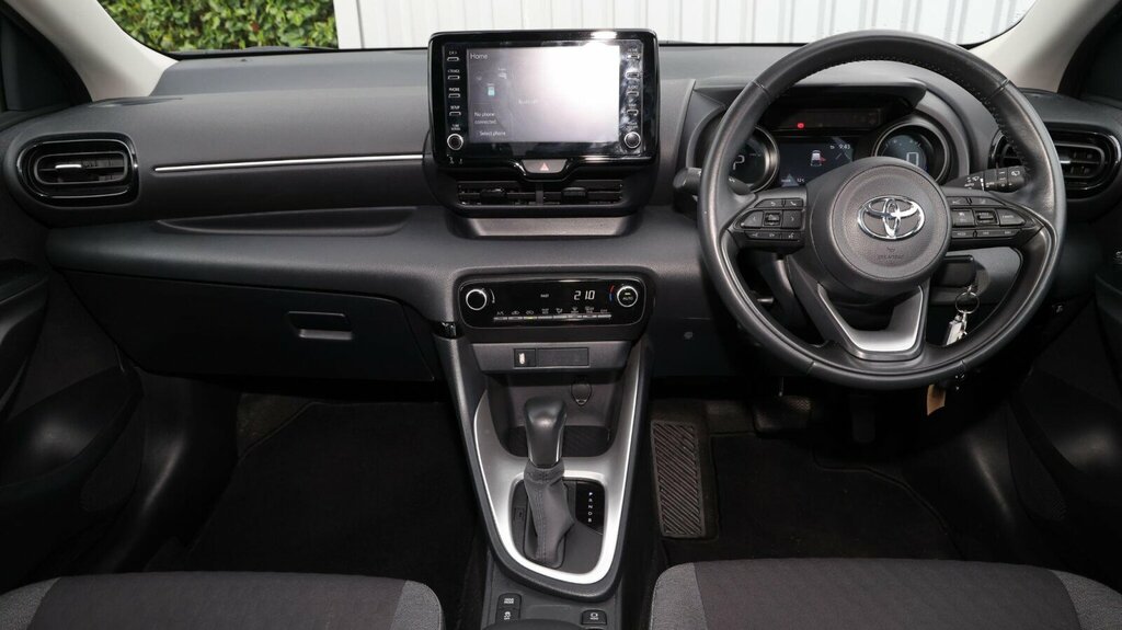 Toyota Yaris 1.5 Vvt-h Design E-cvt Euro 6 Ss FL72BKO Black #6