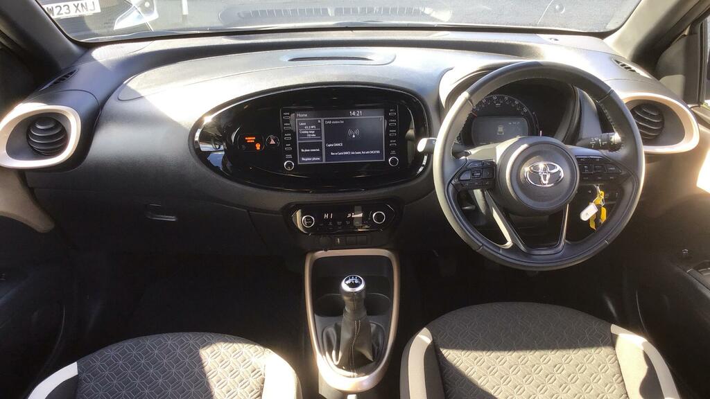 Toyota Aygo X 1.0 Vvt-i Edge Euro 6 Ss MW73ZRP Beige #6