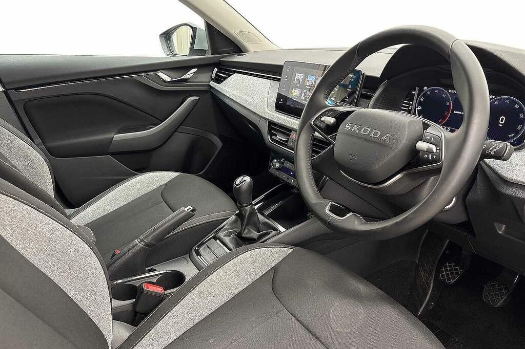 Skoda Scala 1.0 Tsi 116 Se Edition GD25CRX Black #6