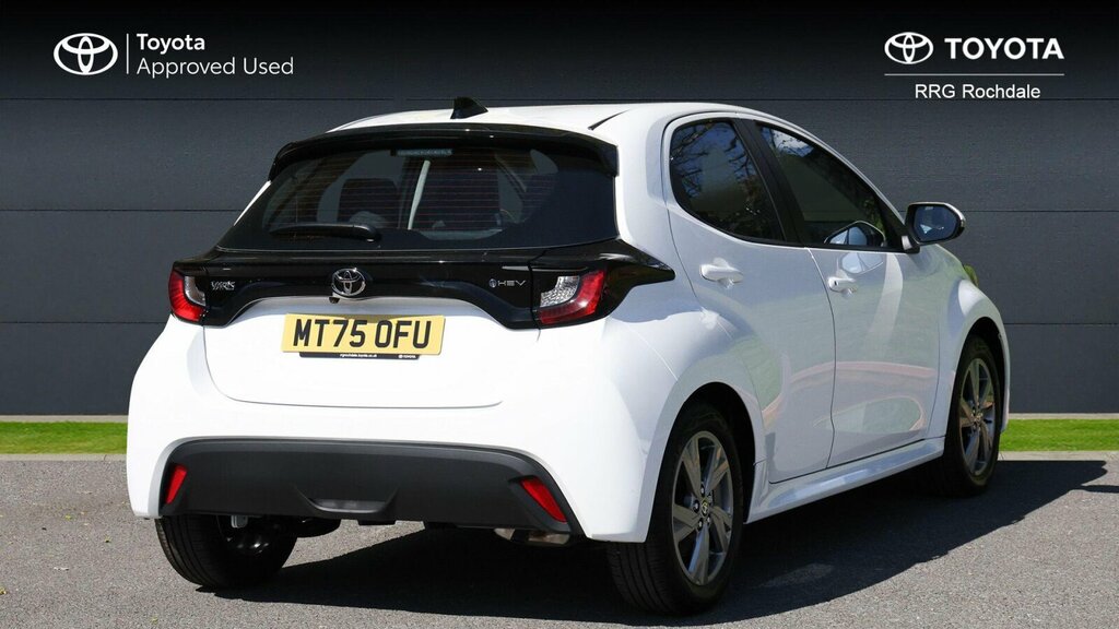Toyota Yaris 1.5 Vvt-h Icon E-cvt Euro 6 Ss White #2
