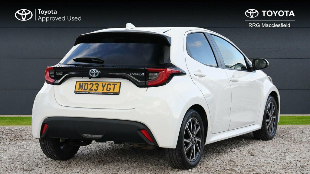 Toyota Yaris 1.5 Vvt-h Design E-cvt Euro 6 Ss MD23YGT White #2