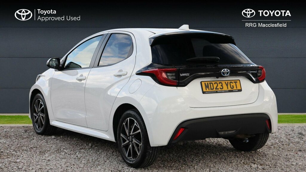 Toyota Yaris 1.5 Vvt-h Design E-cvt Euro 6 Ss MD23YGT White #4