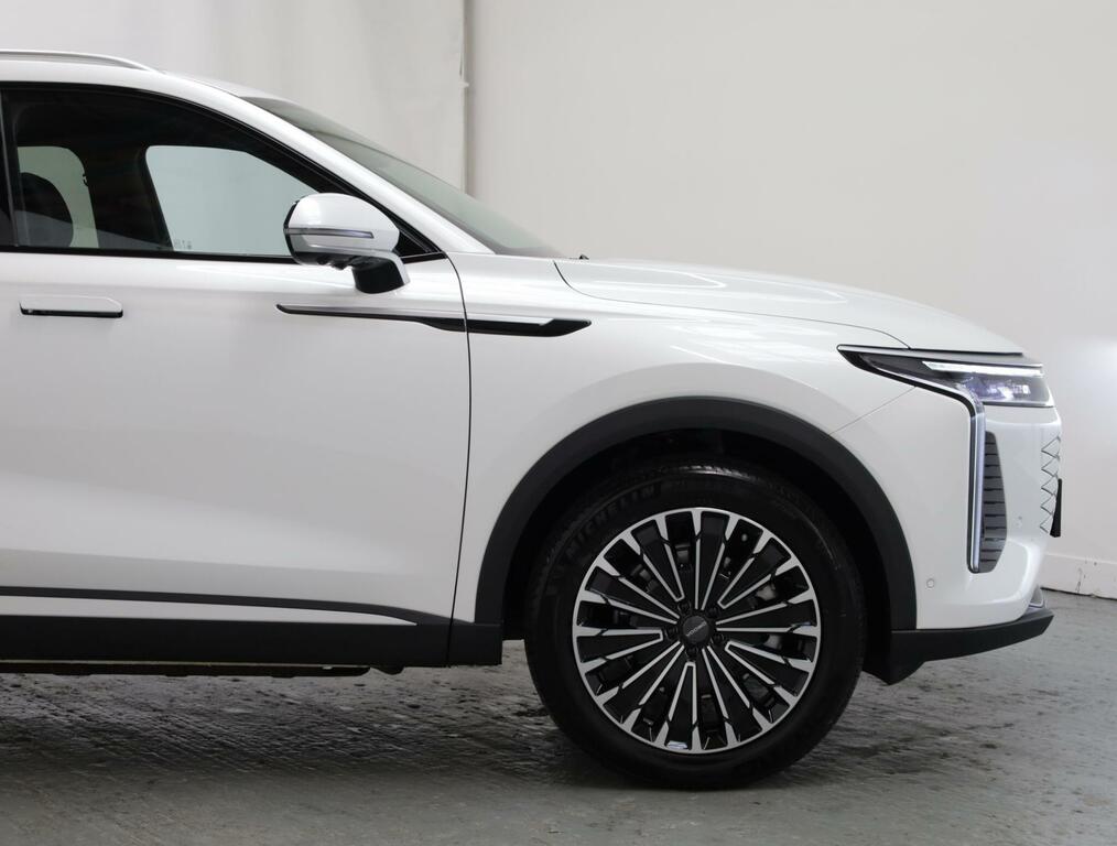 Omoda 9 1.5T Shs 34.46Kwh Noble Suv Plug-in Hyb SD75YBZ White #4