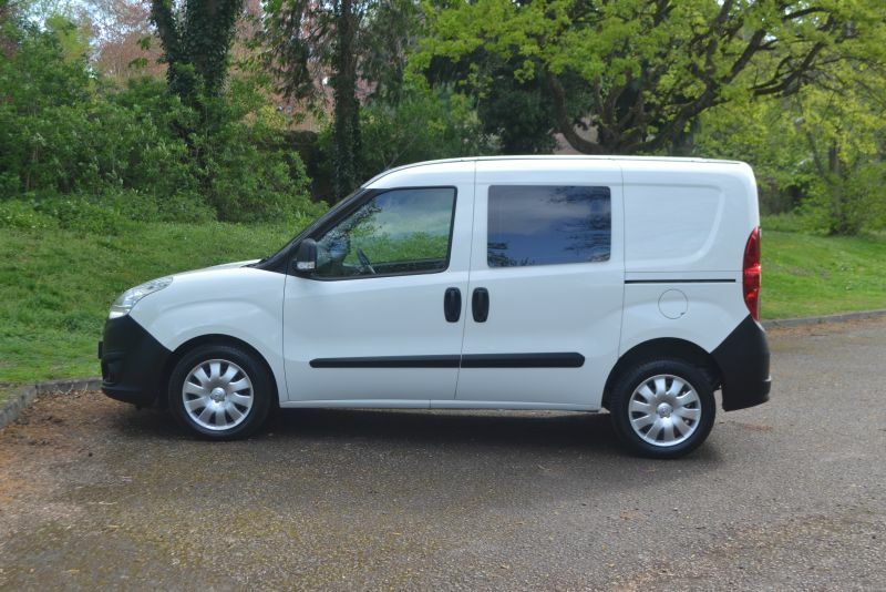 Vauxhall Combo Mpv  White #2