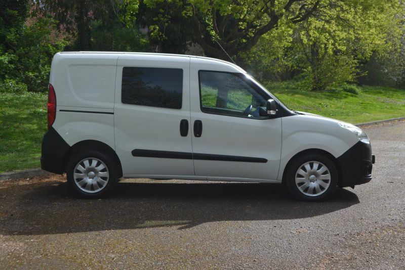 Vauxhall Combo Mpv  White #5