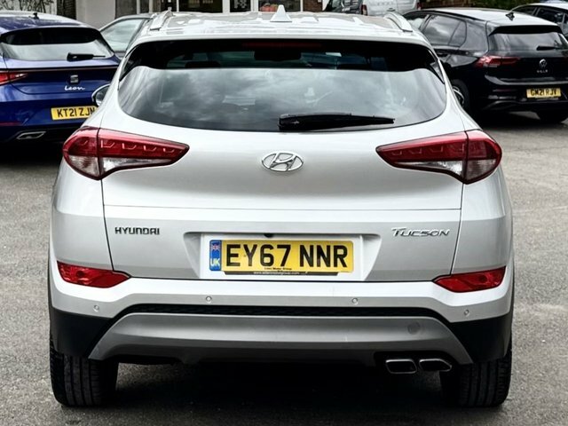 Hyundai Tucson 2.0 Crdi Blue Drive Premium Suv EY67NNR Silver #5