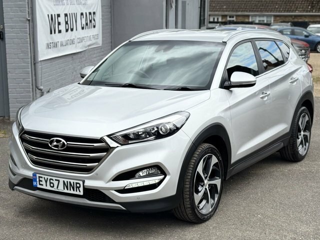 Hyundai Tucson 2.0 Crdi Blue Drive Premium Suv EY67NNR Silver #3