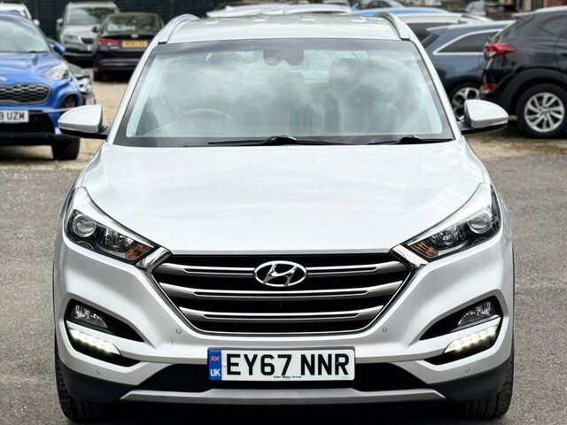 Hyundai Tucson 2.0 Crdi Blue Drive Premium Suv EY67NNR Silver #4