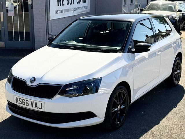Skoda Fabia 1.2 Tsi Colour Edition Hatchback KS66VAJ White #3