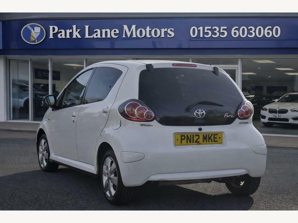 Toyota Aygo 1.0 Vvt-i Fire Euro 5 PN12MKE White #4
