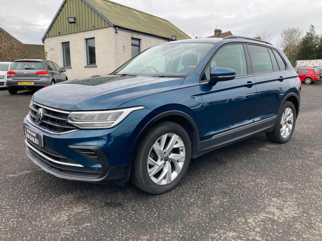 Volkswagen Tiguan 1.5 Tsi 150 Life BD70FJE Blue #4
