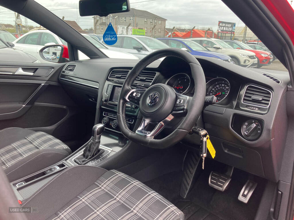 Volkswagen Golf 2.0 Tdi Gtd Dsg L22GTD Red #6