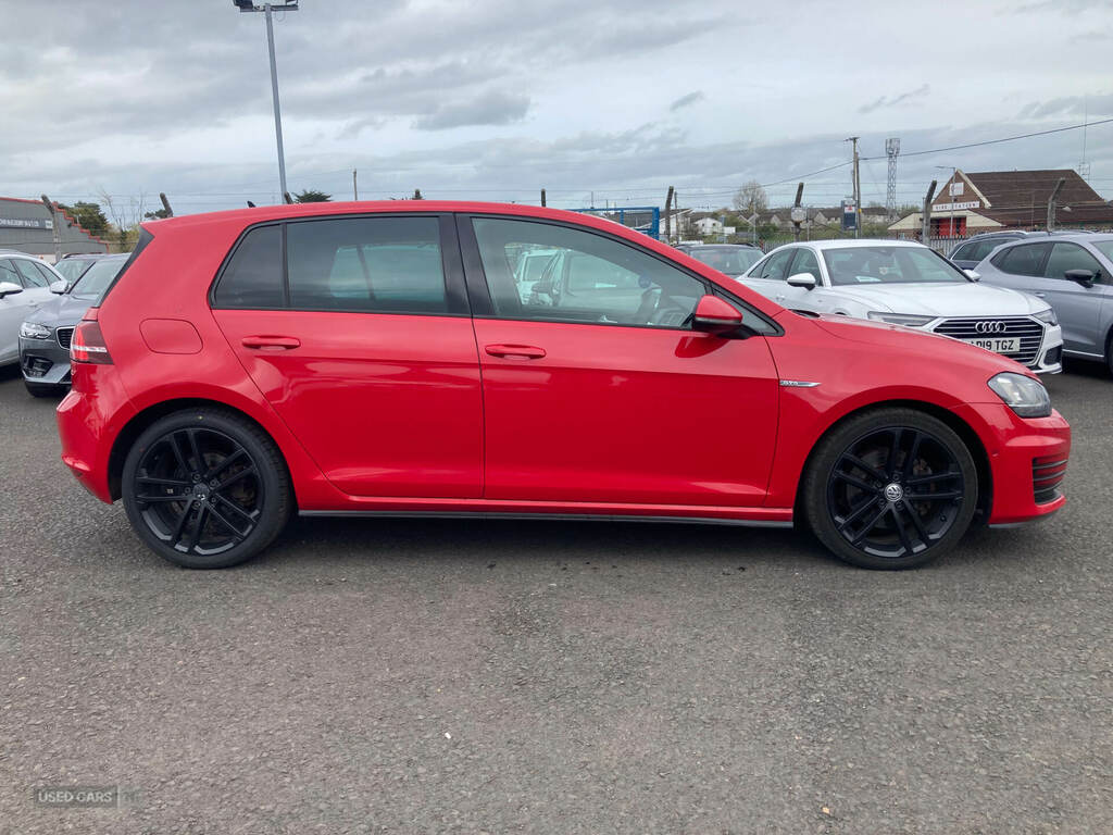 Volkswagen Golf 2.0 Tdi Gtd Dsg L22GTD Red #2