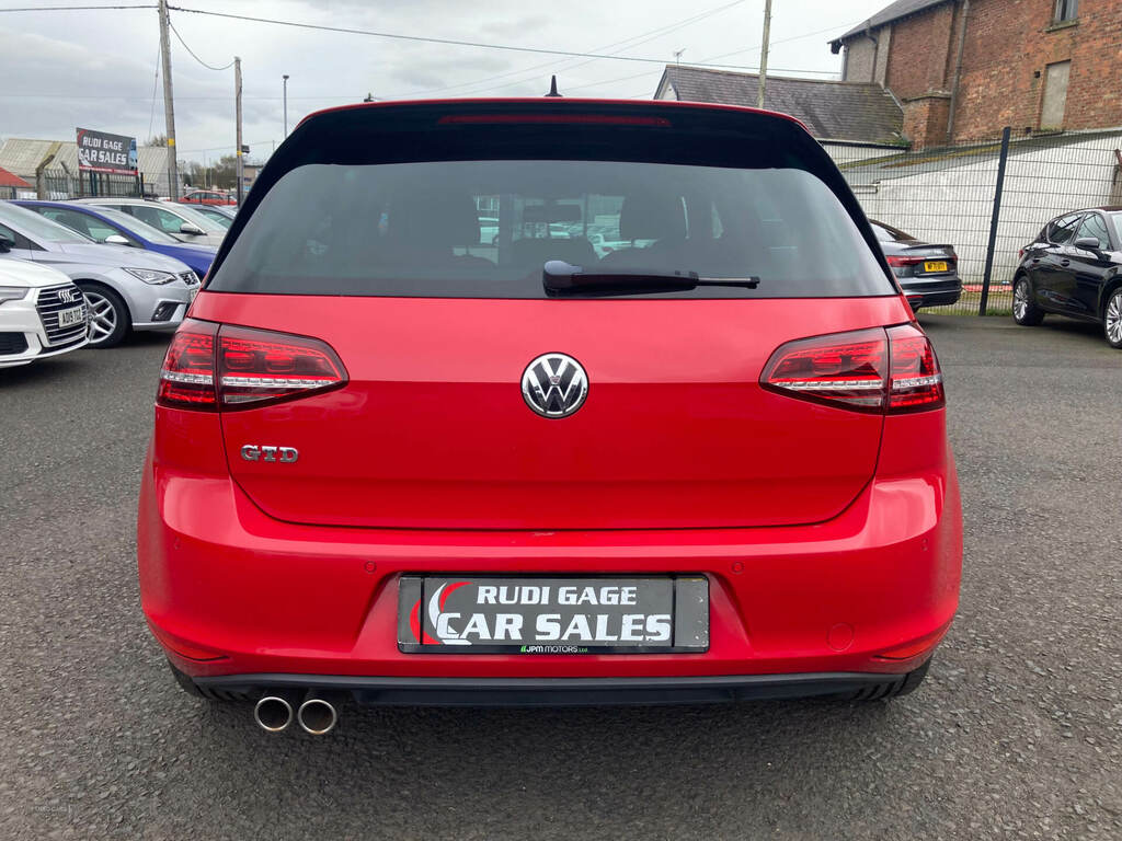 Volkswagen Golf 2.0 Tdi Gtd Dsg L22GTD Red #4