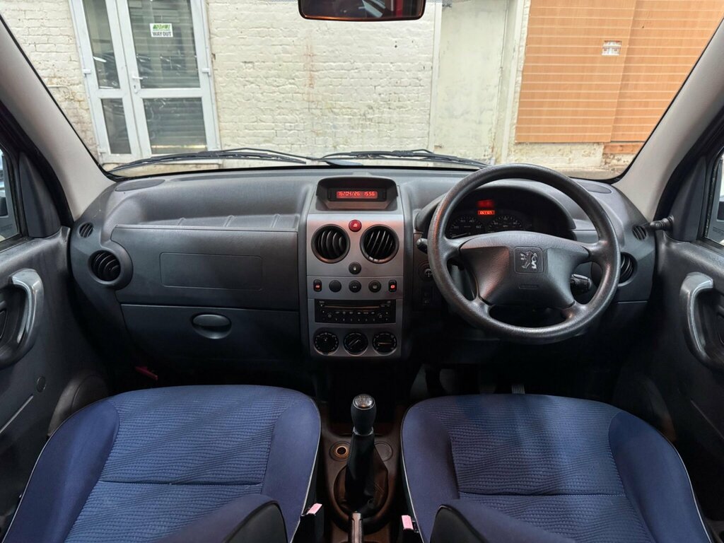 Peugeot Partner 1.4 Combi Red #12