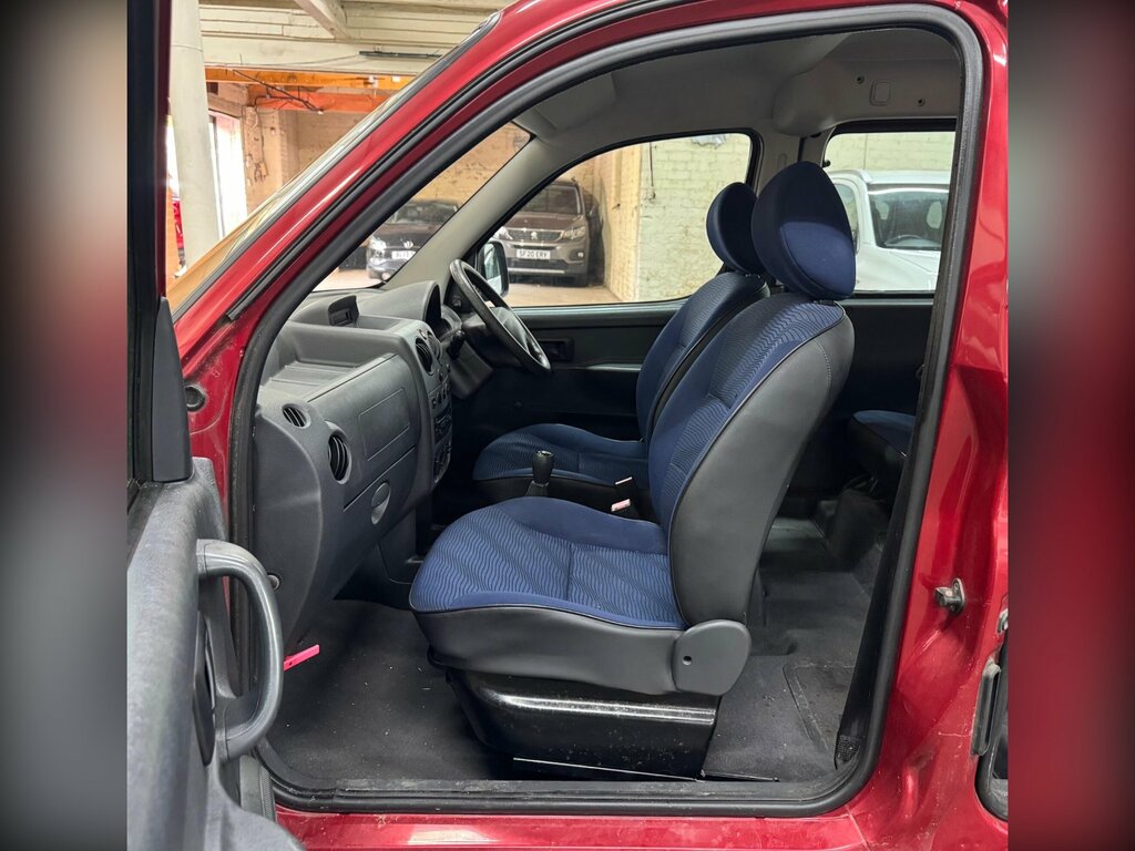 Peugeot Partner 1.4 Combi Red #16