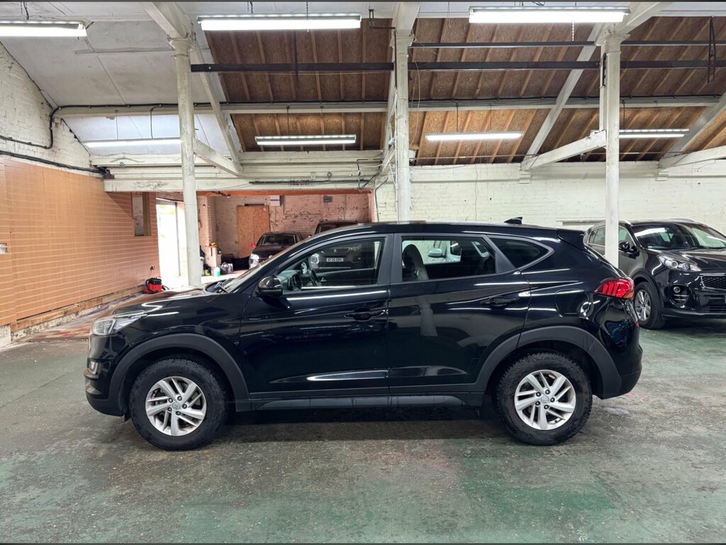 Hyundai Tucson 1.6 Gdi S Connect Euro 6 Ss CSZ7395 Black #4