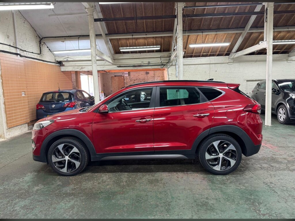 Hyundai Tucson 2.0 Crdi Blue Drive Premium Se Euro 6 Ss BN17JWG Red #4