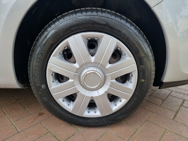 Renault Clio 2010 1.6 Vvt Expression Hatchback Silver #4